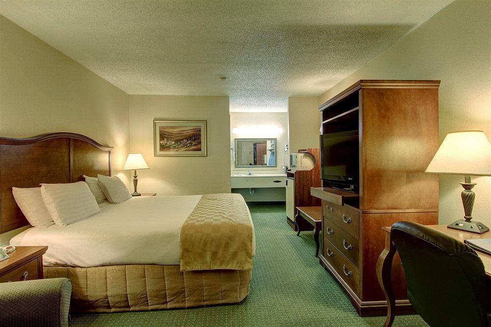 Econo Lodge Inn & Suites Griffin Room photo