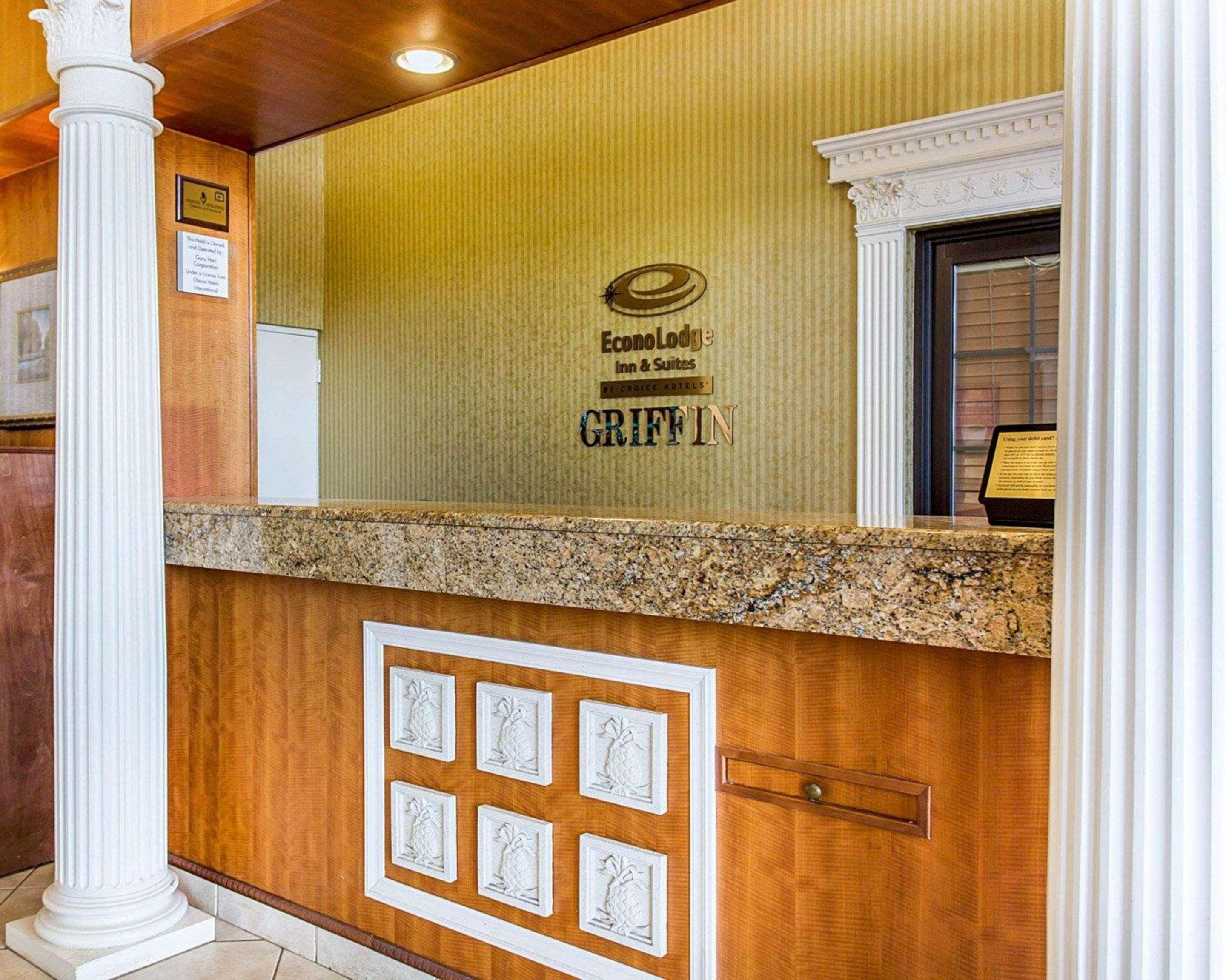 Econo Lodge Inn & Suites Griffin Exterior photo