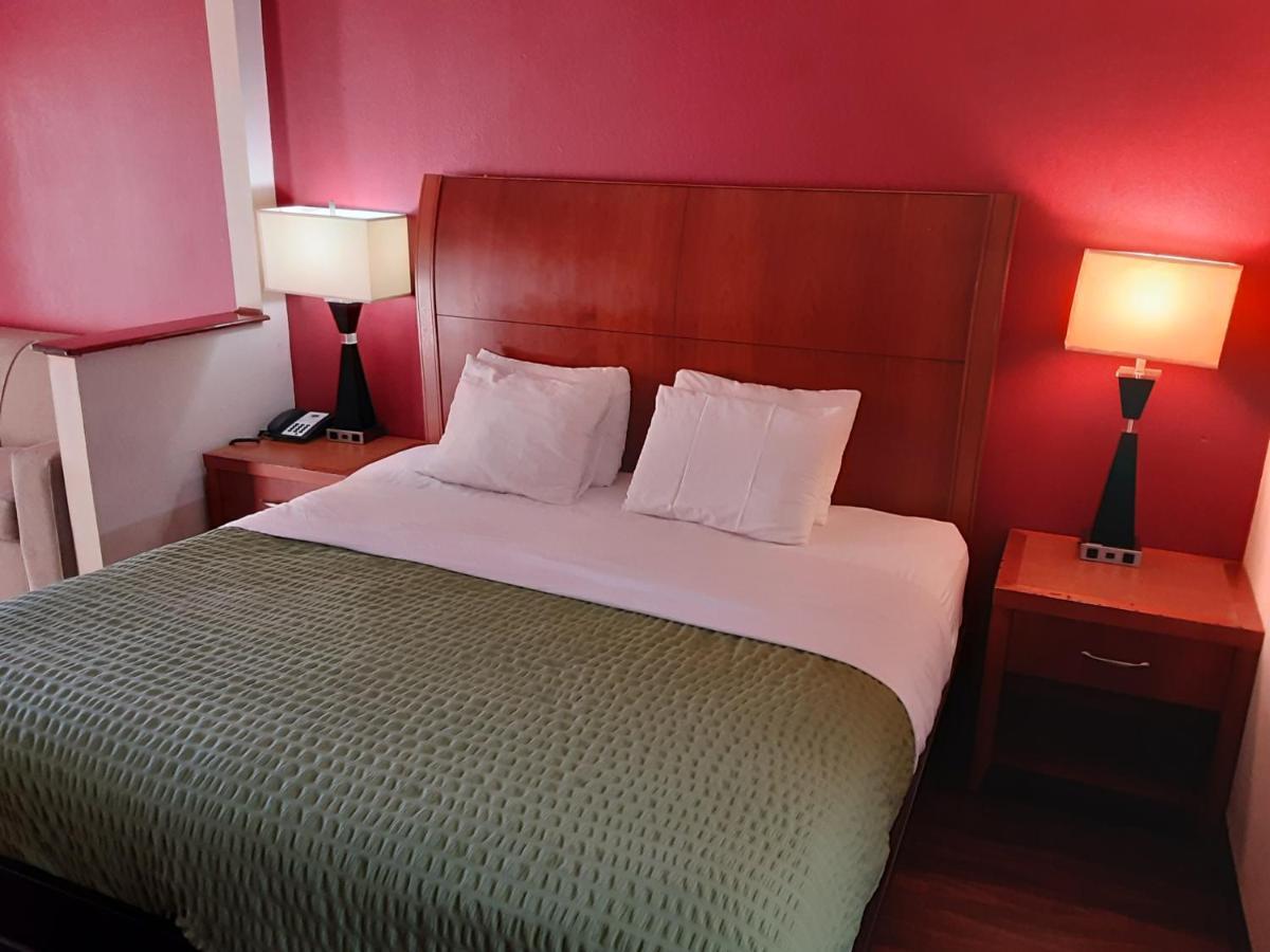 Econo Lodge Inn & Suites Griffin Exterior photo