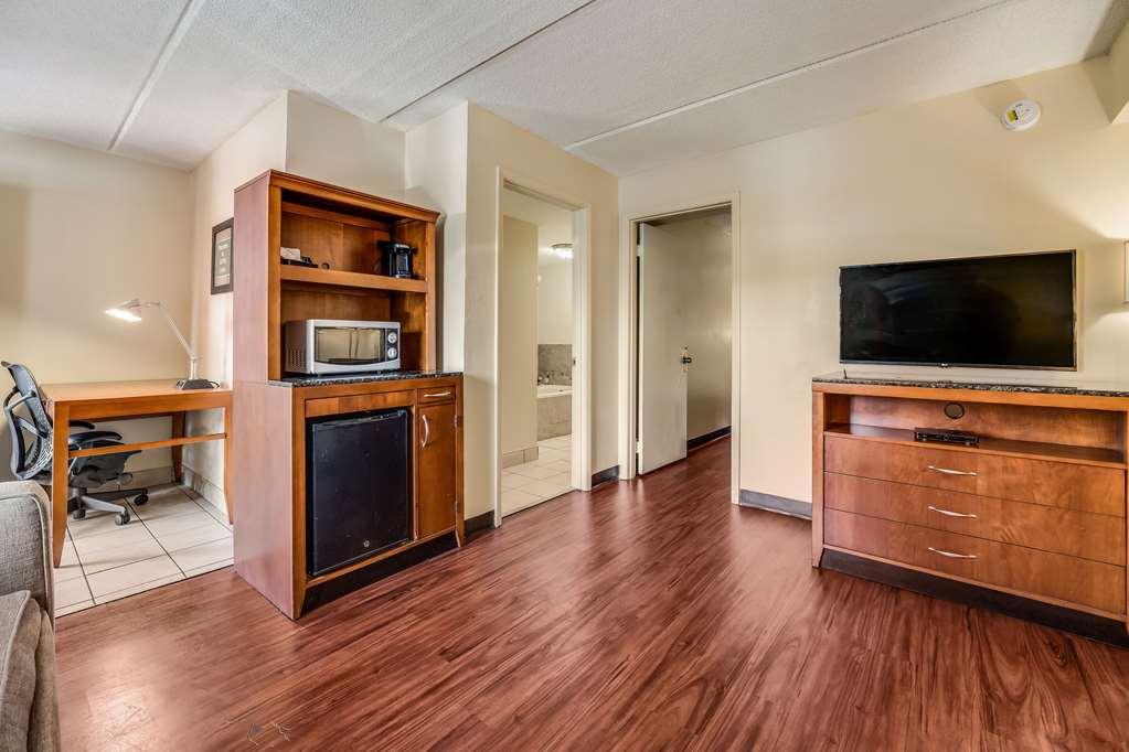 Econo Lodge Inn & Suites Griffin Room photo