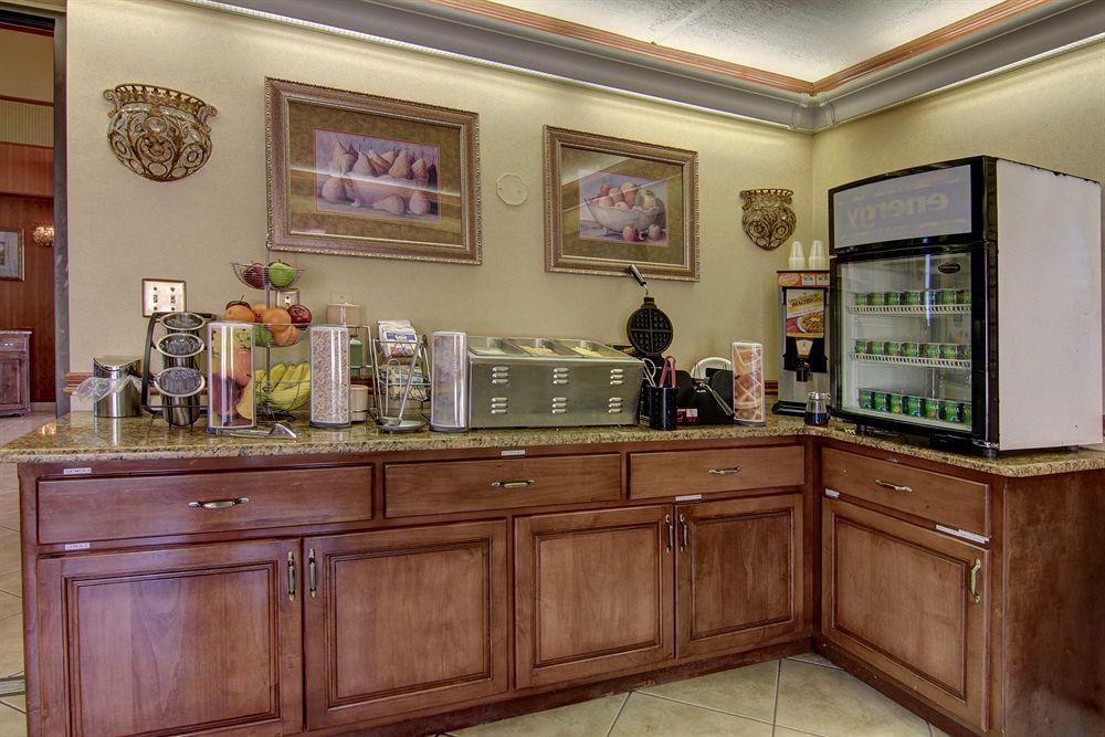 Econo Lodge Inn & Suites Griffin Restaurant photo